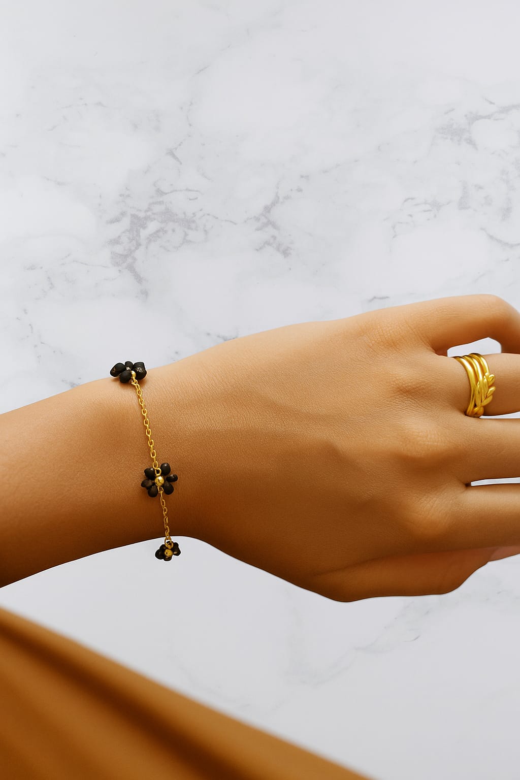 Minimal Black Bead Gold-Plated Bracelet