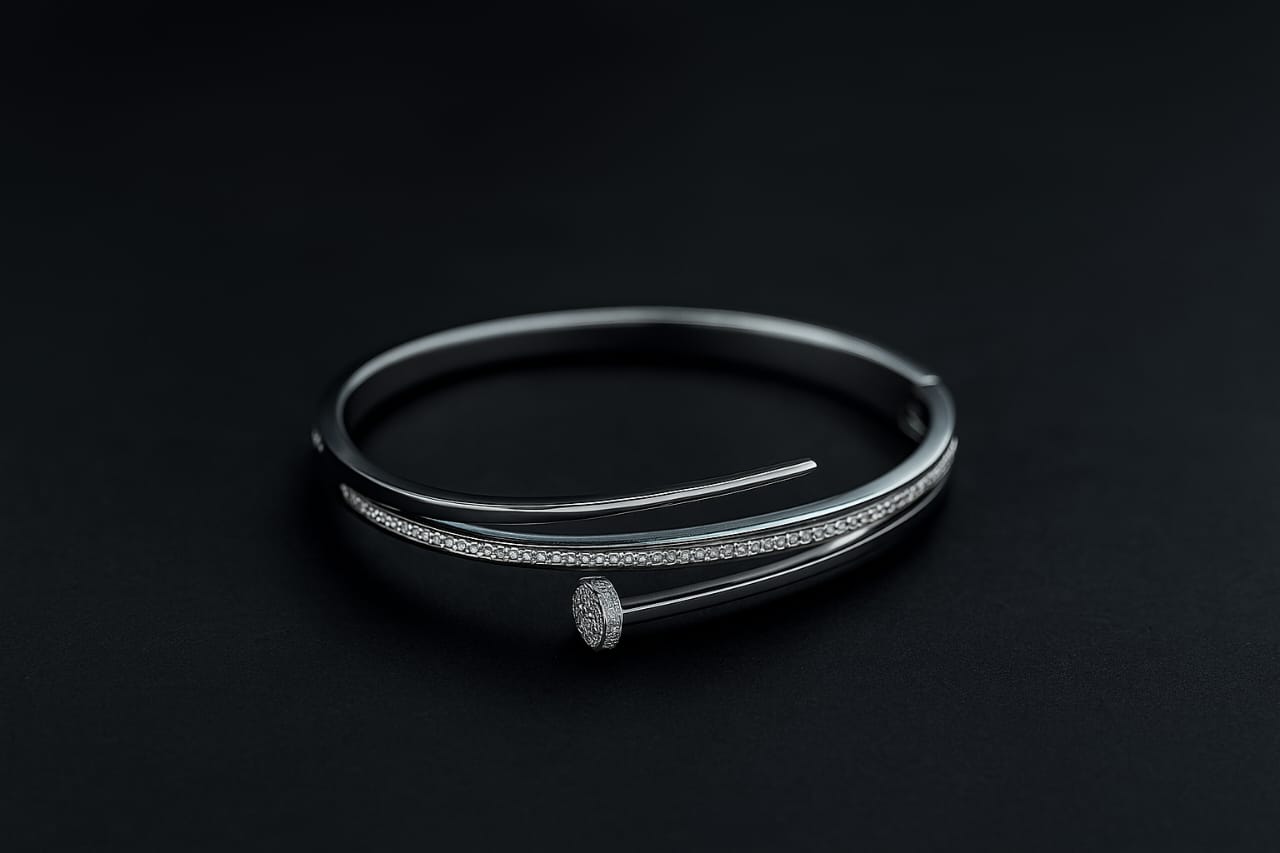 Silver Nail Cuff – Sleek Edition